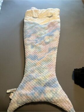 Jessica Simpson Plush Kids Blanket - Light Blue and White